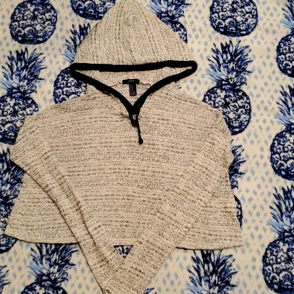 Forever 21 womans long-sleeved sweater size medium. Grey and black